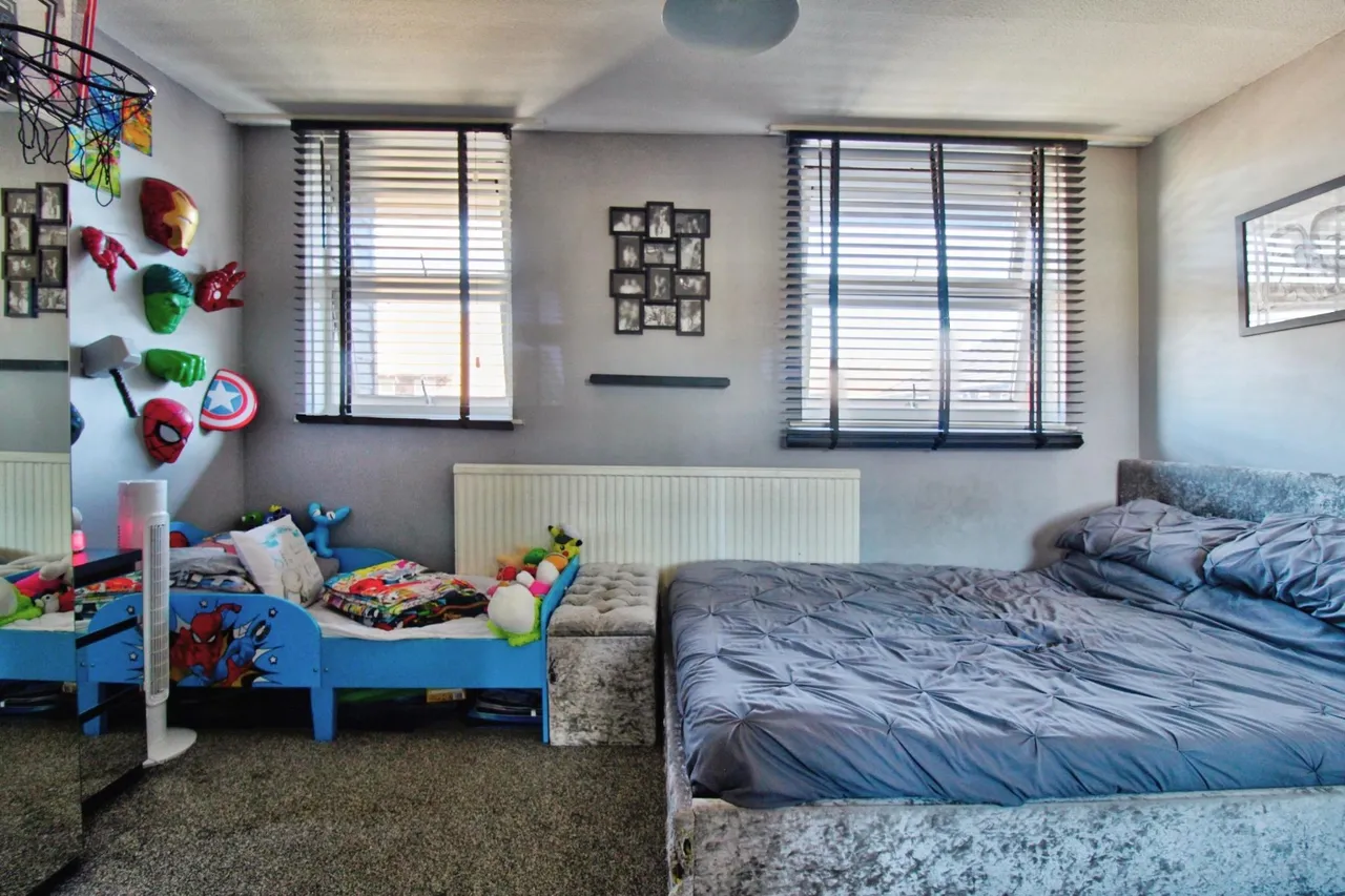 Veronica Close, Romford, RM3, photo 7
