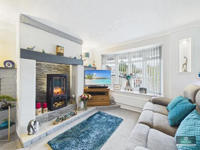 3 bed house for sale — Lincoln Close, Tilgate, Crawley