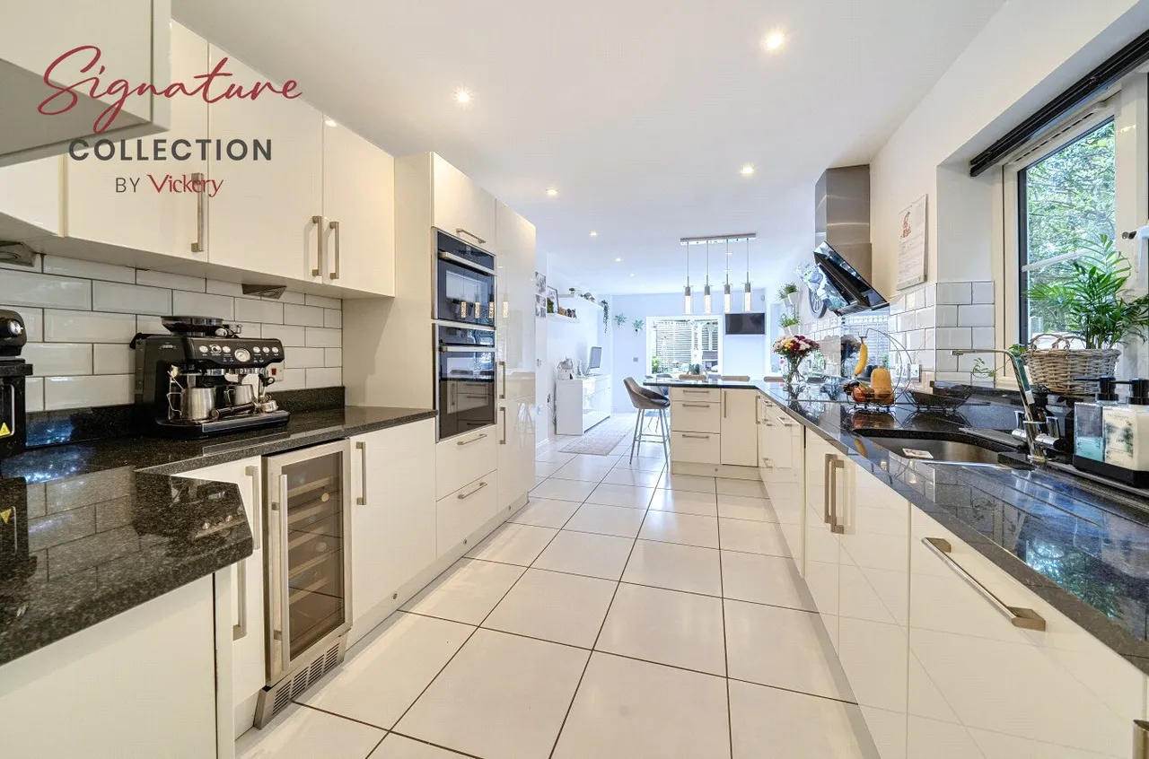 Fernhill Lane, Blackwater, Camberley, Hampshire, GU17 9HA, photo 22