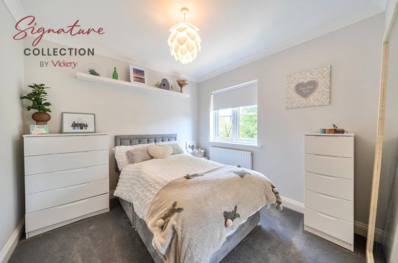 Fernhill Lane, Blackwater, Camberley, Hampshire, GU17 9HA, photo 5