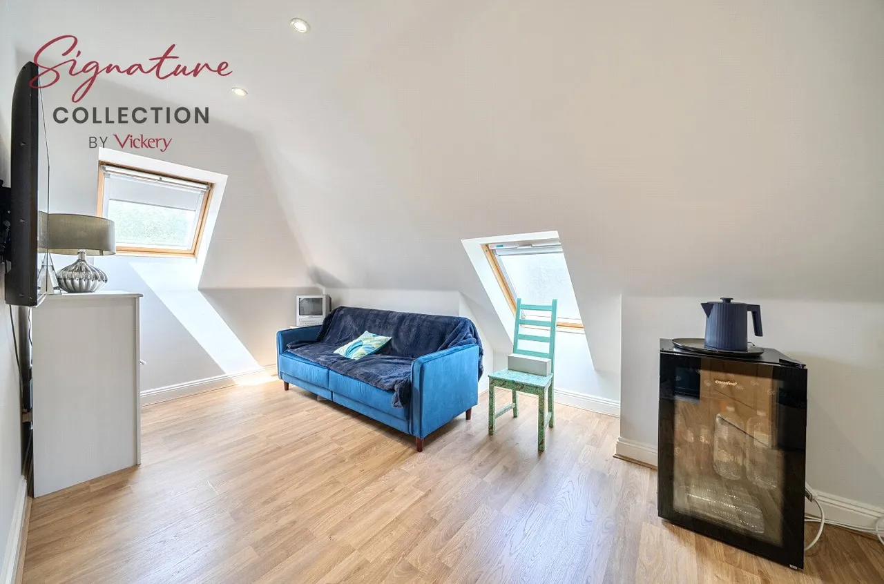Fernhill Lane, Blackwater, Camberley, Hampshire, GU17 9HA, photo 16