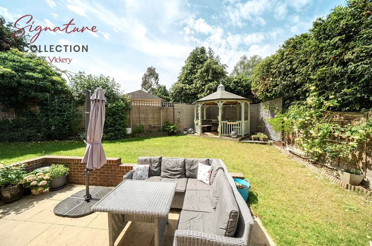 Fernhill Lane, Blackwater, Camberley, Hampshire, GU17 9HA, photo 15