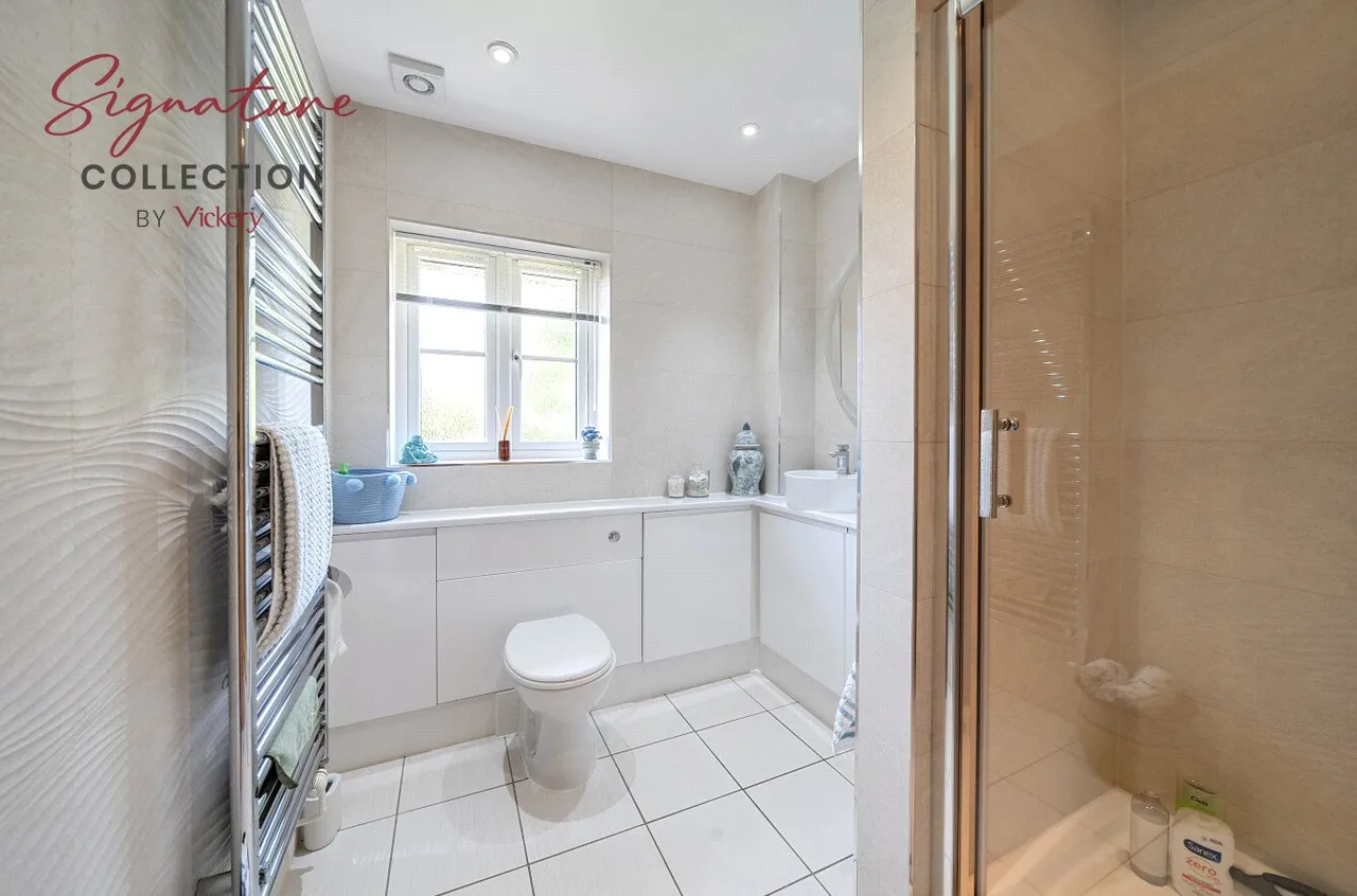 Fernhill Lane, Blackwater, Camberley, Hampshire, GU17 9HA, photo 9