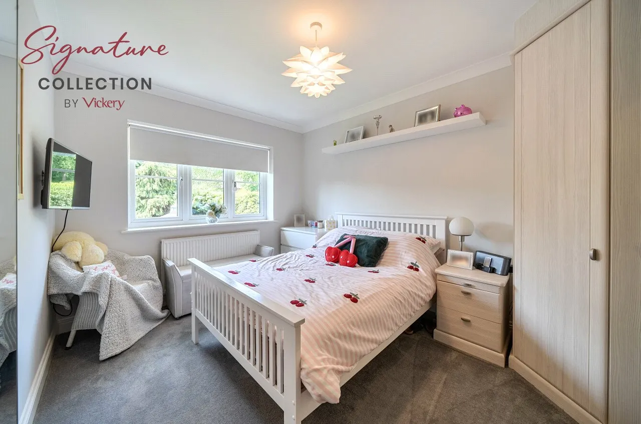 Fernhill Lane, Blackwater, Camberley, Hampshire, GU17 9HA, photo 13