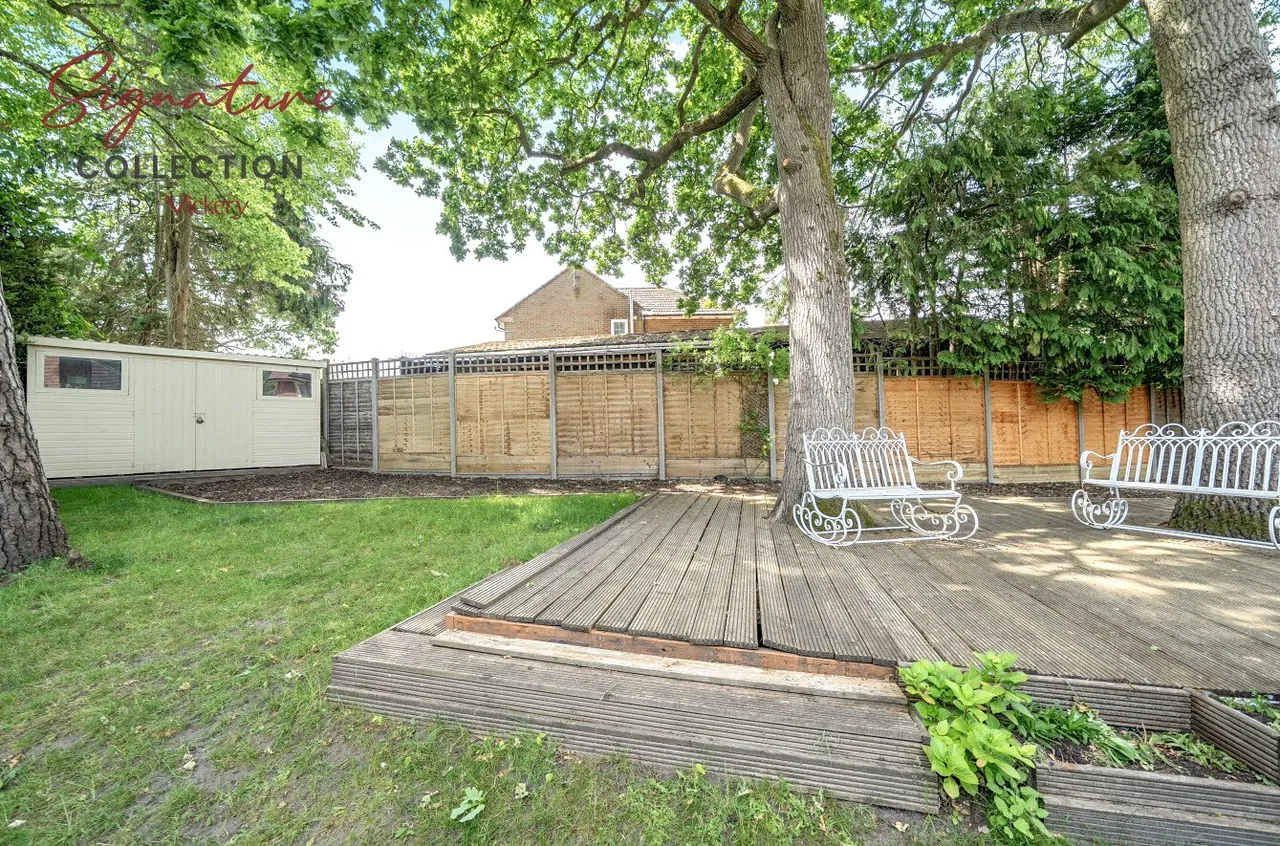 Fernhill Lane, Blackwater, Camberley, Hampshire, GU17 9HA, photo 11