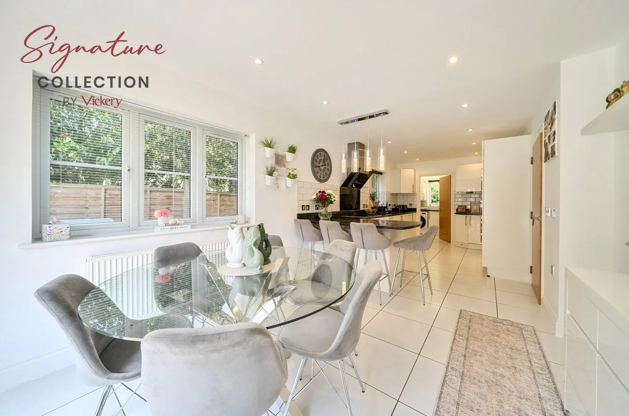 Fernhill Lane, Blackwater, Camberley, Hampshire, GU17 9HA, photo 3