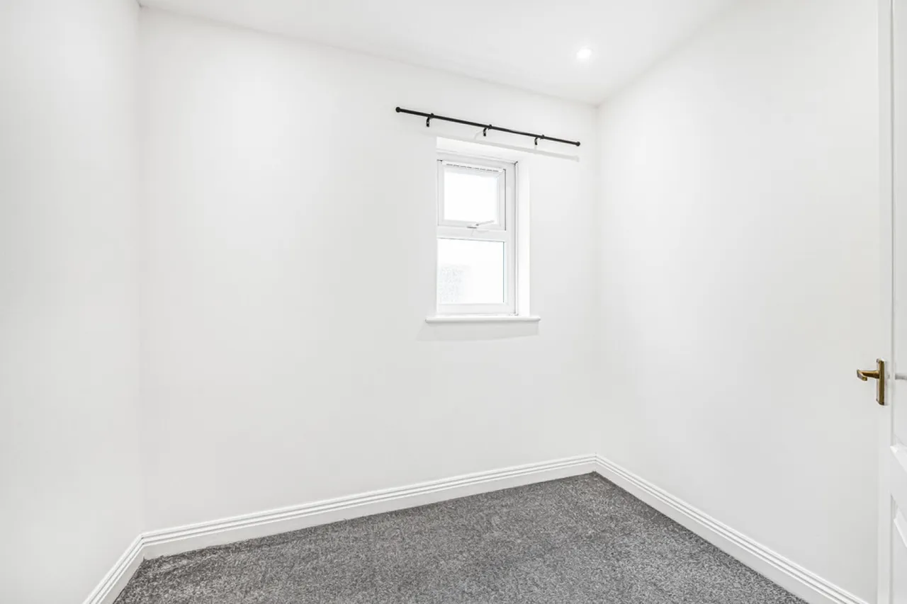 Windsor Court, Hornchurch Hill, CR3, photo 9
