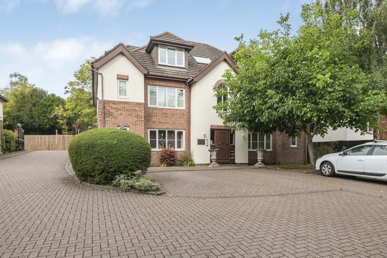 Windsor Court, Hornchurch Hill, CR3, photo 14
