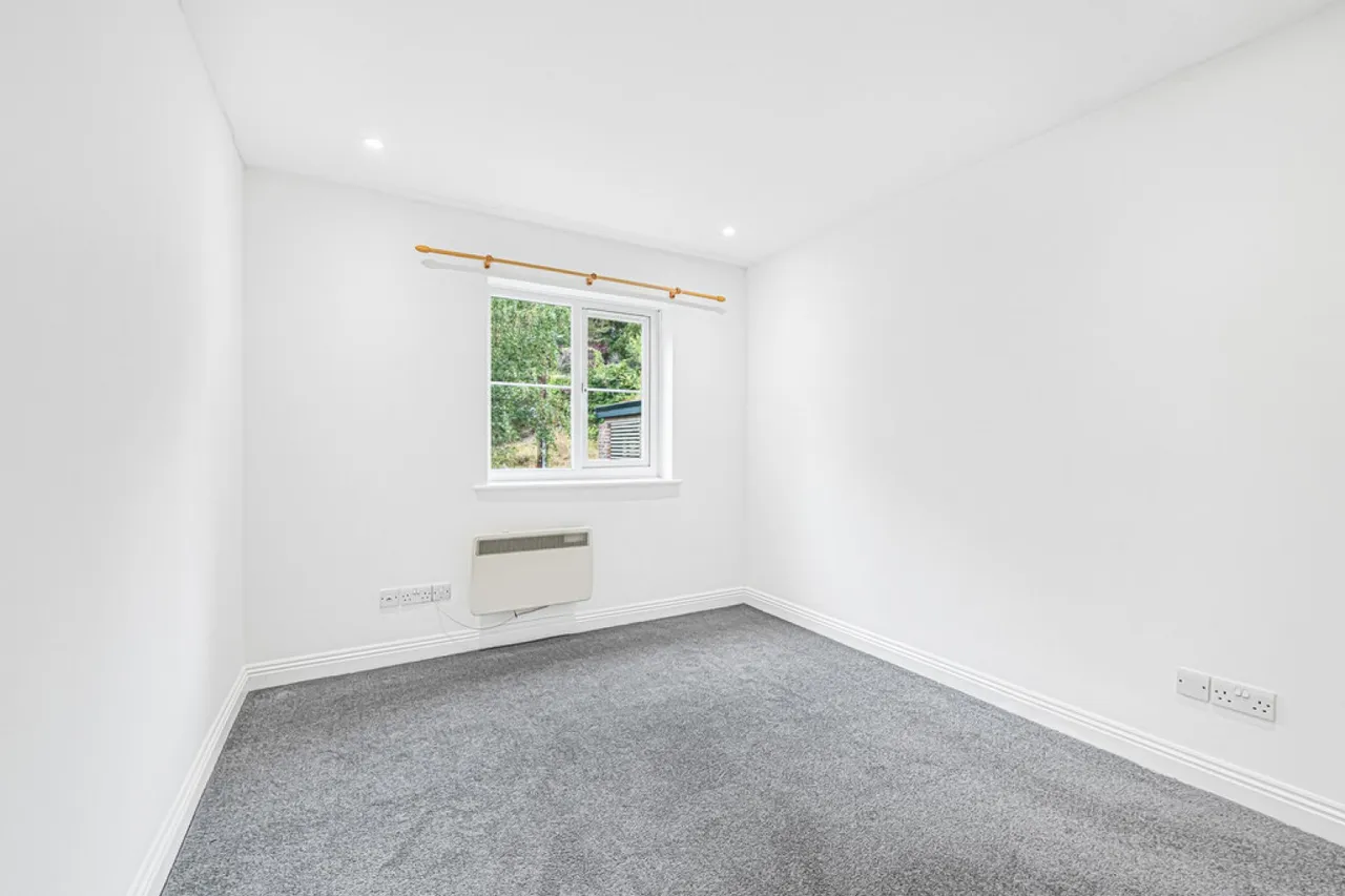 Windsor Court, Hornchurch Hill, CR3, photo 7