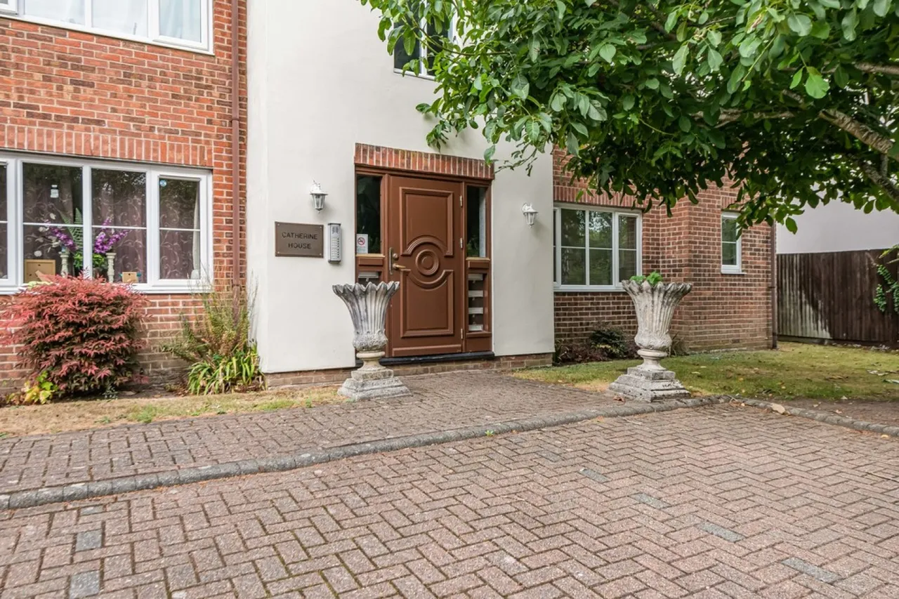 Windsor Court, Hornchurch Hill, CR3, photo 13