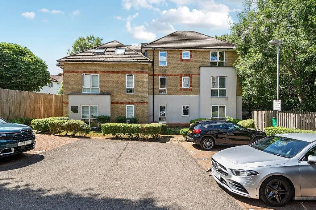 Hadleigh Grove, Coulsdon, photo 9