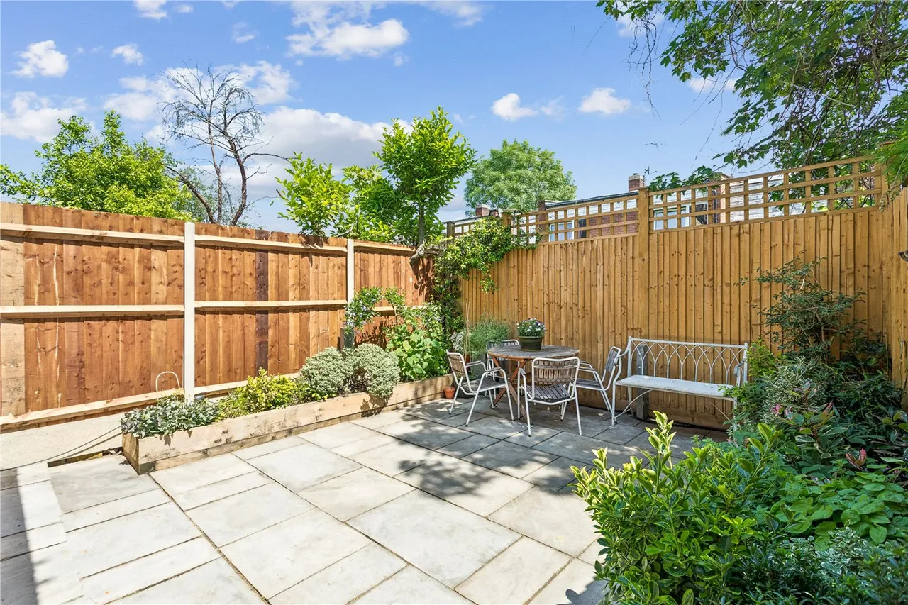 Holmewood Gardens, London, SW2, photo 10