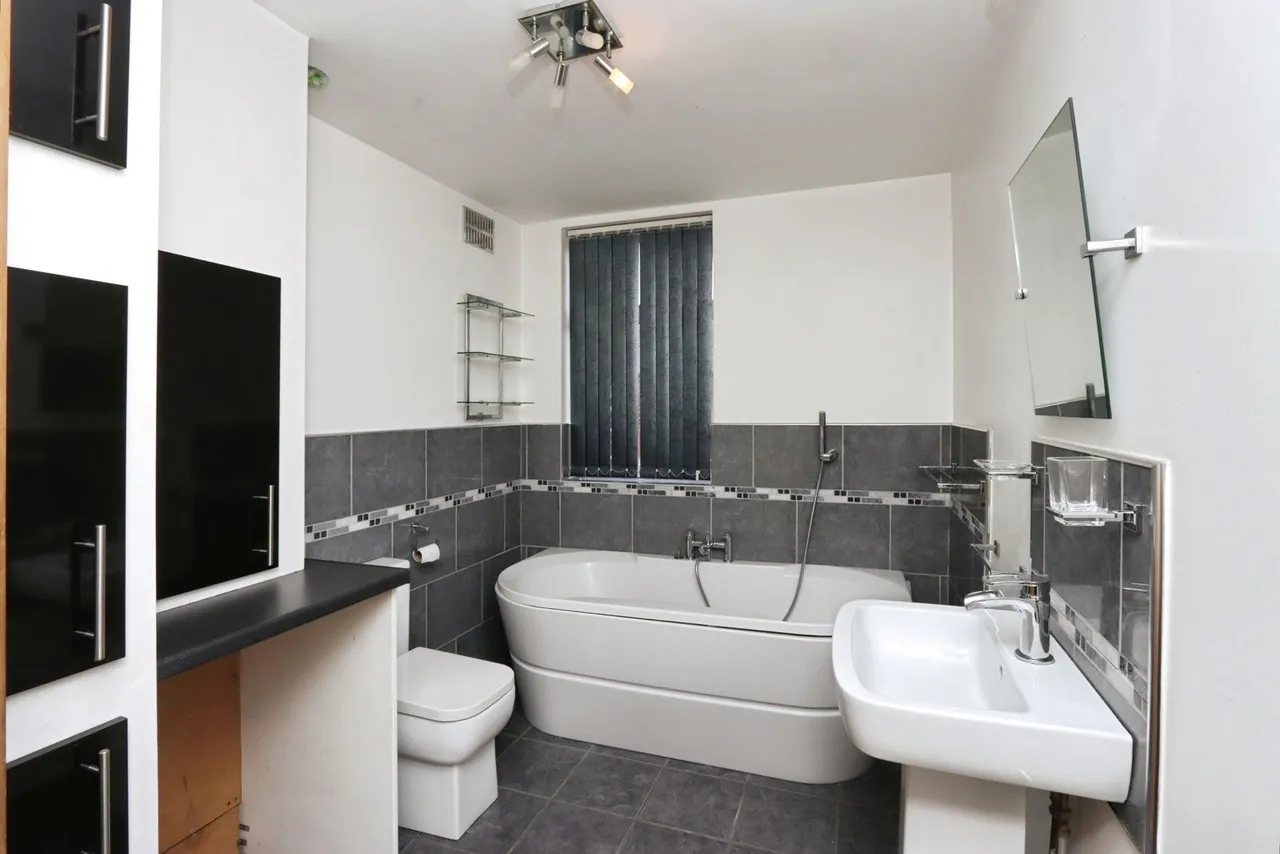 Queens Road, Sheffield, South Yorkshire, S2, photo 14