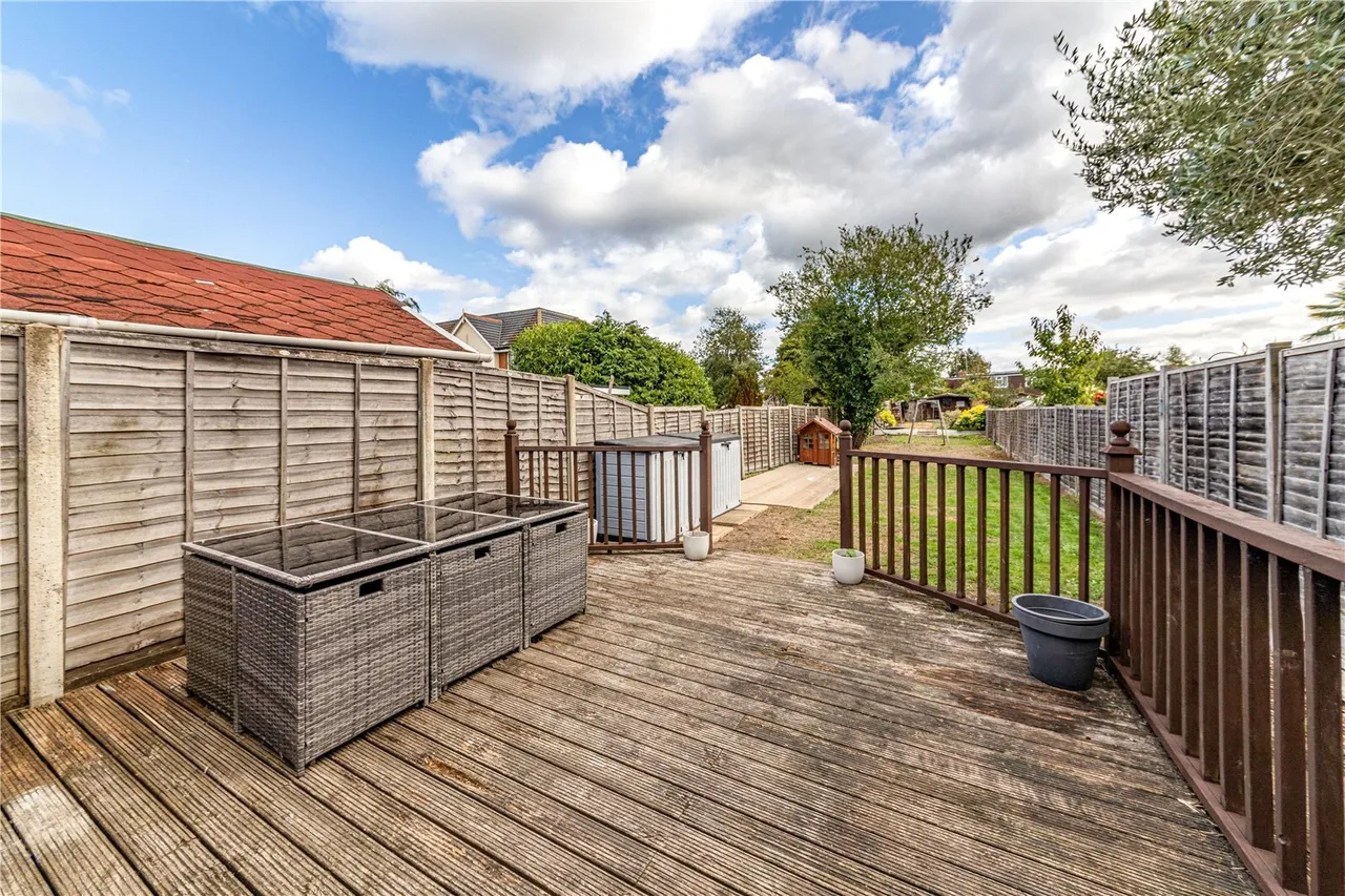 Binfield Road, Byfleet, photo 14