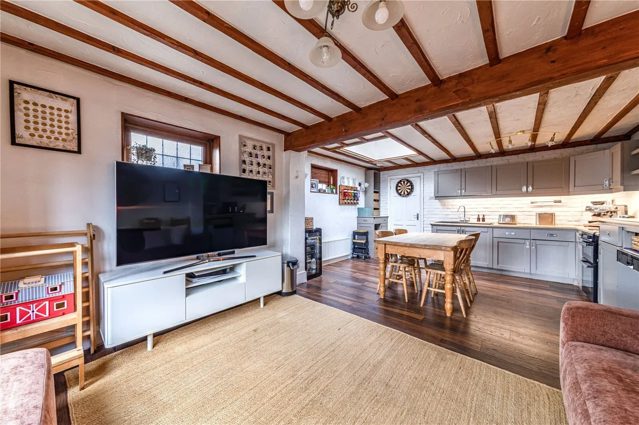 Binfield Road, Byfleet, photo 4