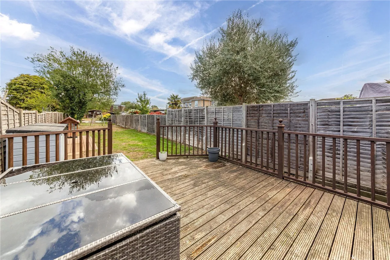 Binfield Road, Byfleet, photo 13
