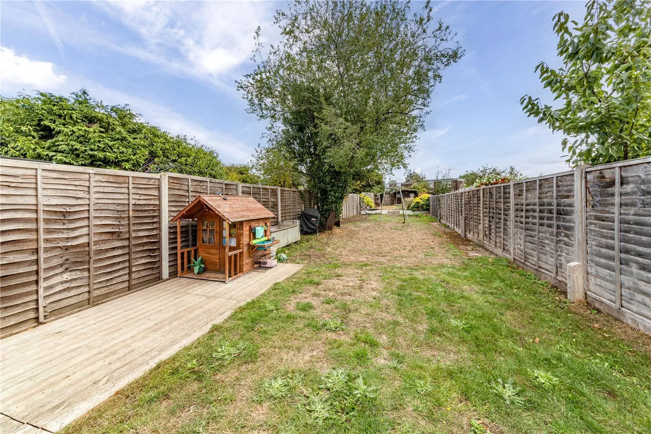 Binfield Road, Byfleet, photo 12