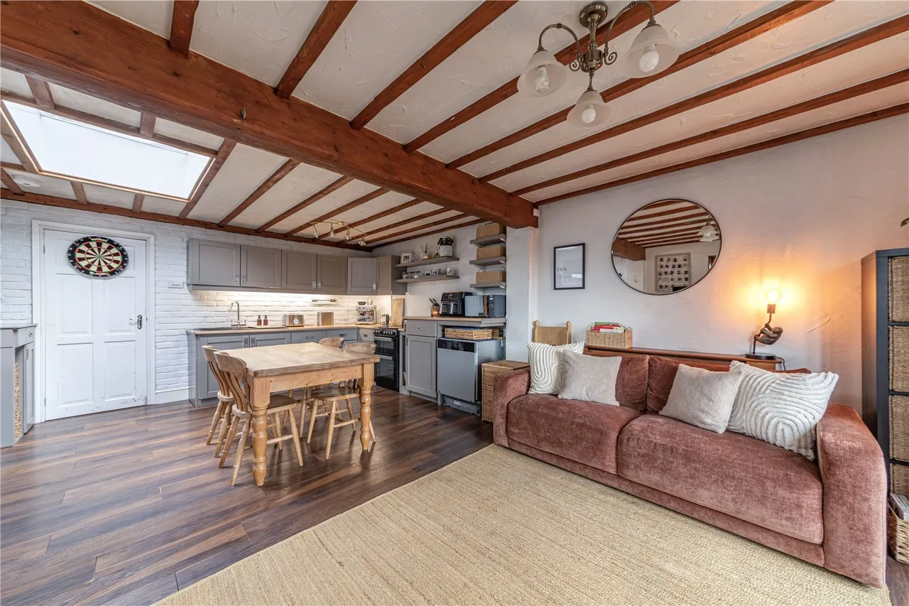 Binfield Road, Byfleet, photo 3