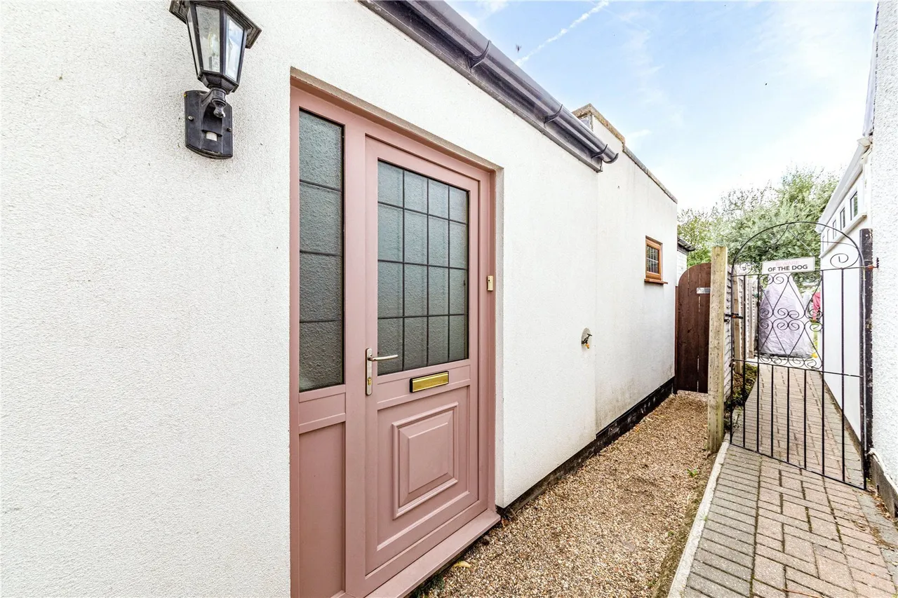 Binfield Road, Byfleet, photo 15