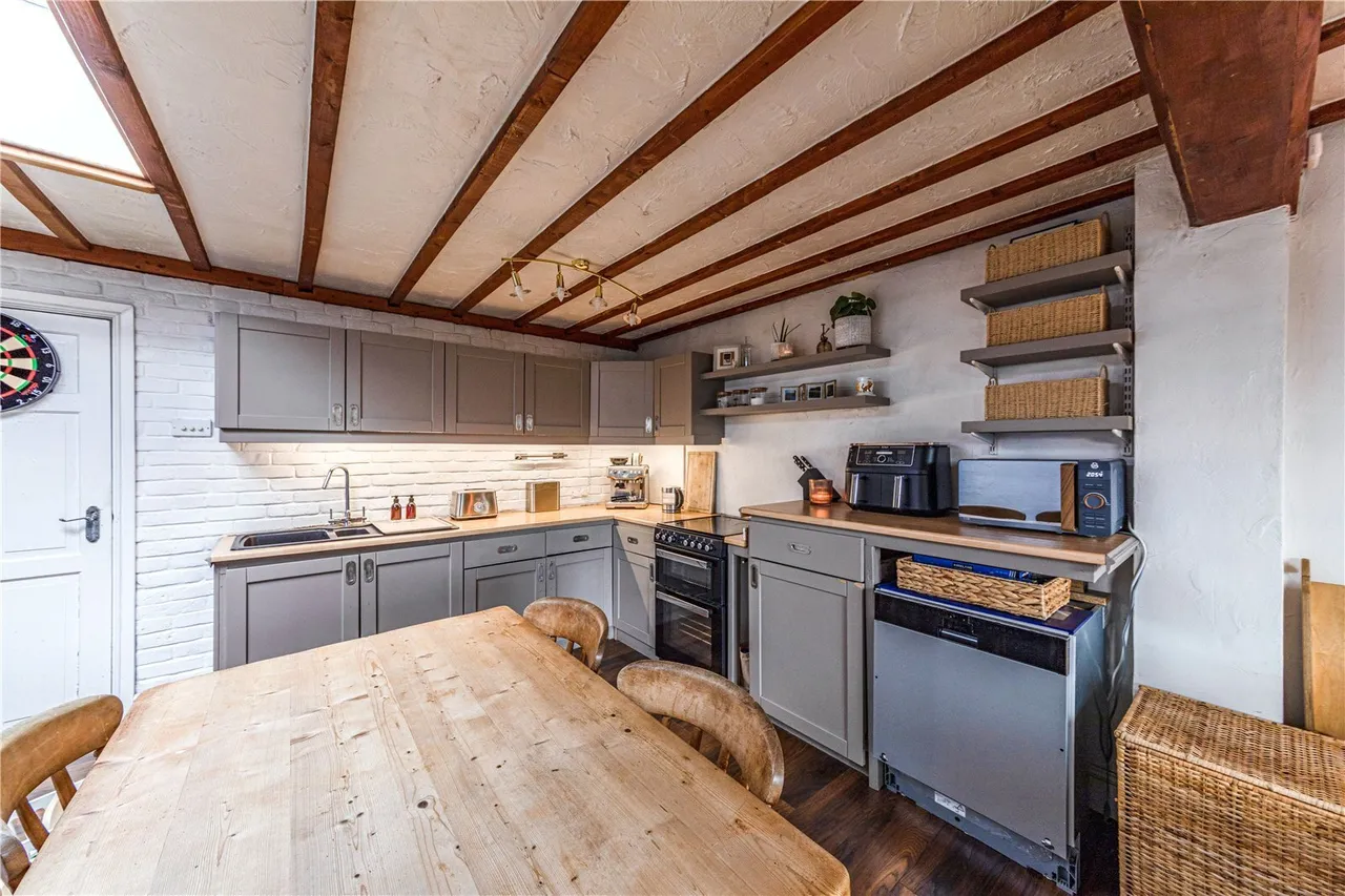 Binfield Road, Byfleet, photo 5