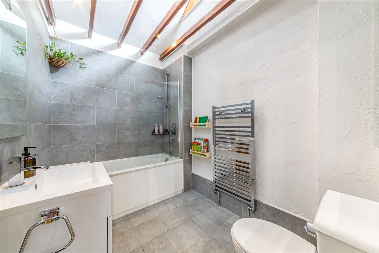 Binfield Road, Byfleet, photo 10