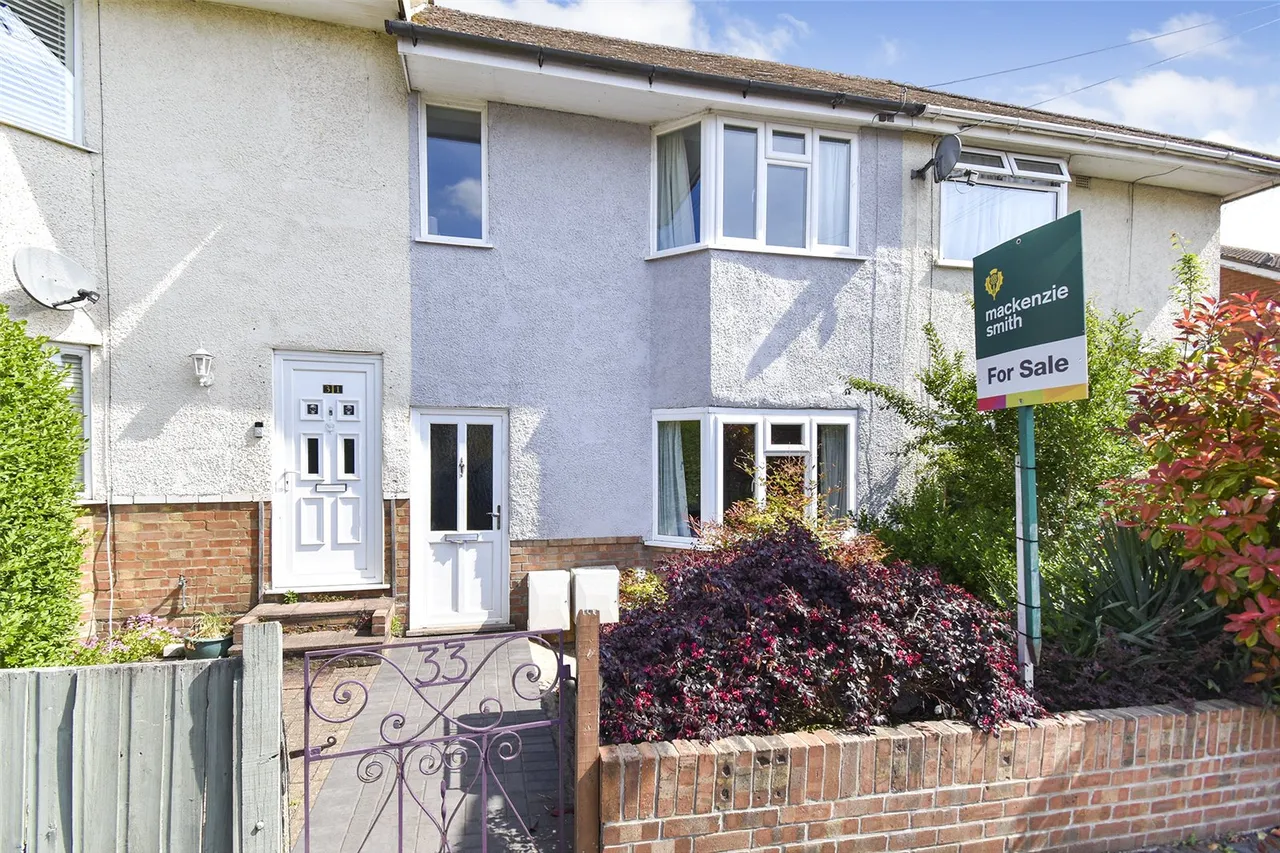 2 bed house for sale — Holly Road, Aldershot, Hampshire, GU12 4RL