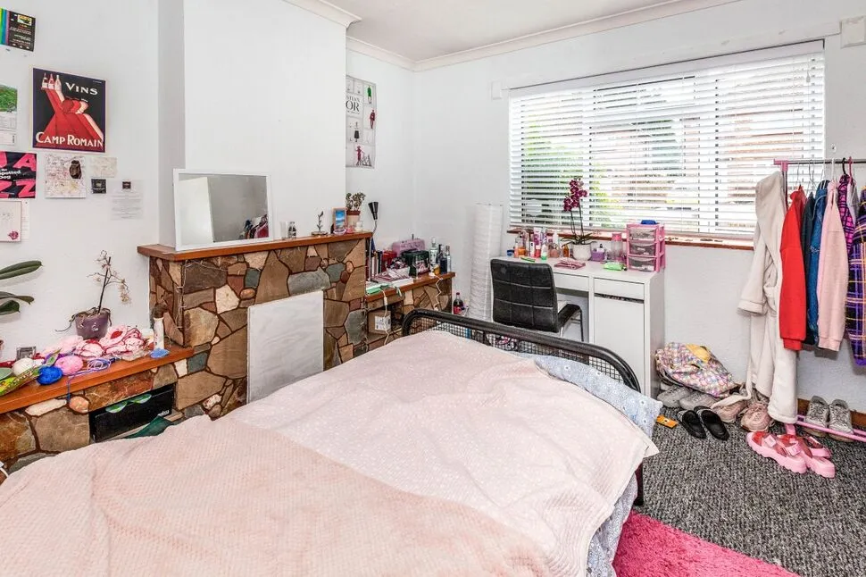 Ripley Avenue, Egham, TW20, photo 8