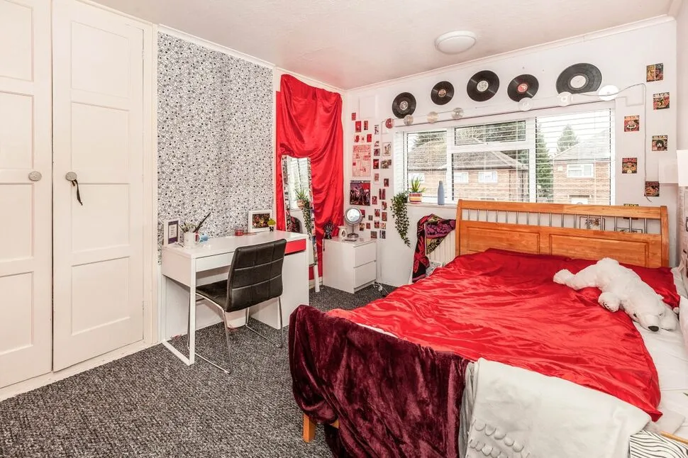 Ripley Avenue, Egham, TW20, photo 5