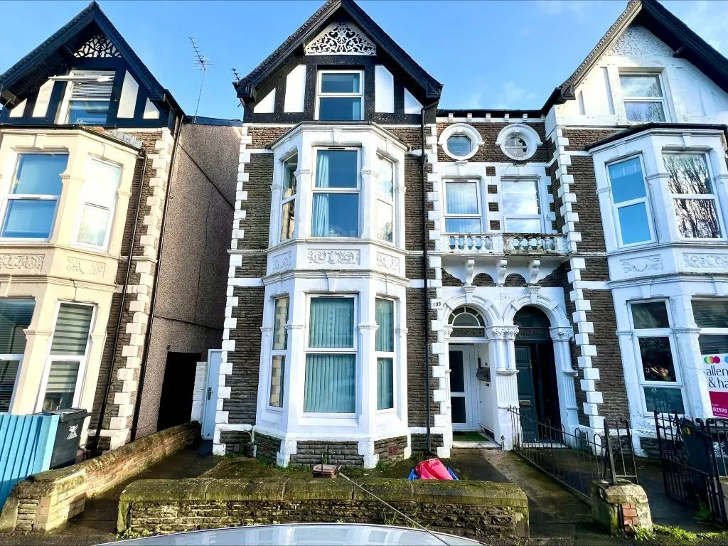 2 bed flat for sale — Connaught Road, Roath, Cardiff
