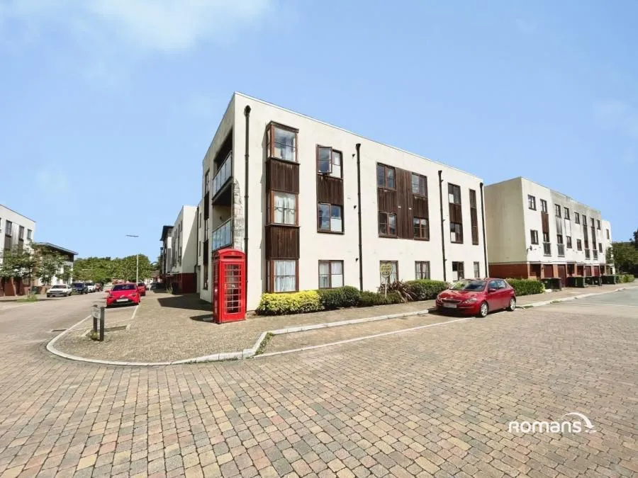 2 bed flat for sale, Greenlands Road, Basingstoke, RG24