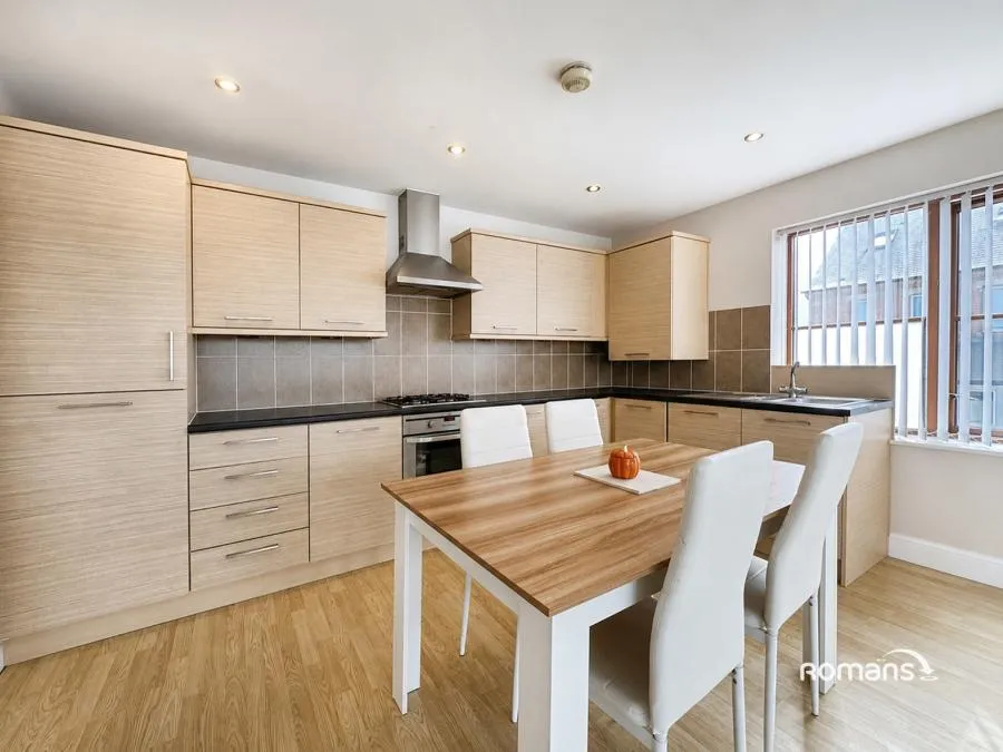 Greenlands Road, Basingstoke, RG24, photo 2