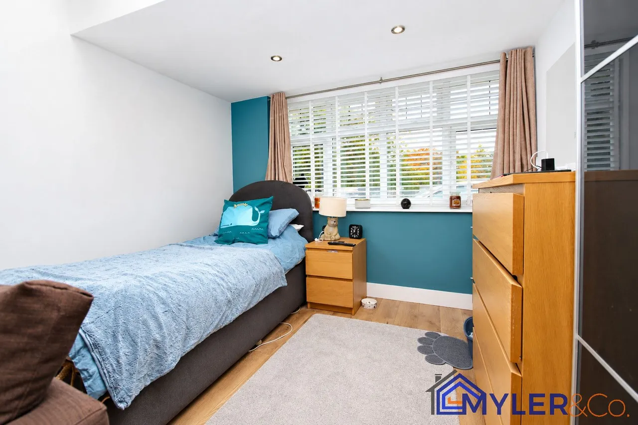Lunts Heath Road, Widnes, photo 13