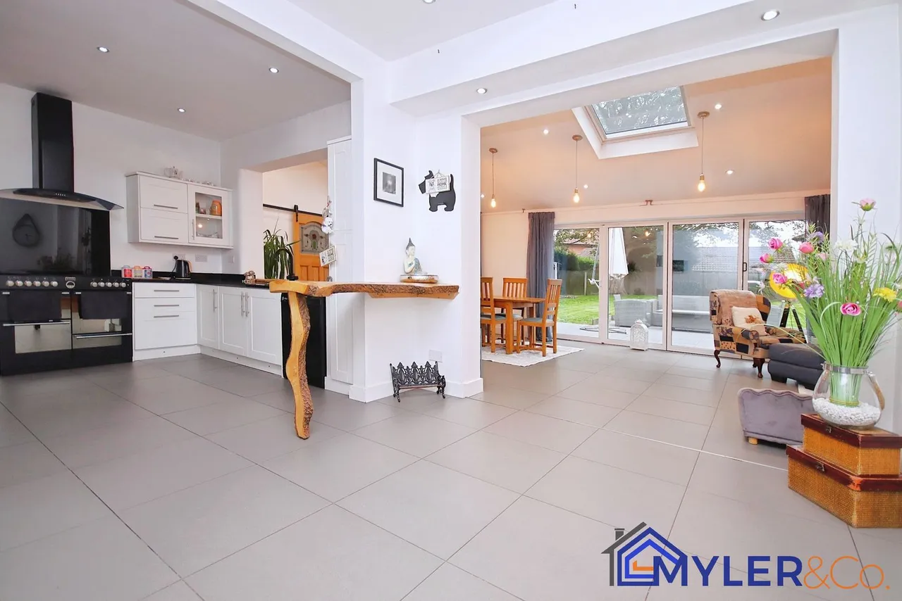 Lunts Heath Road, Widnes, photo 2