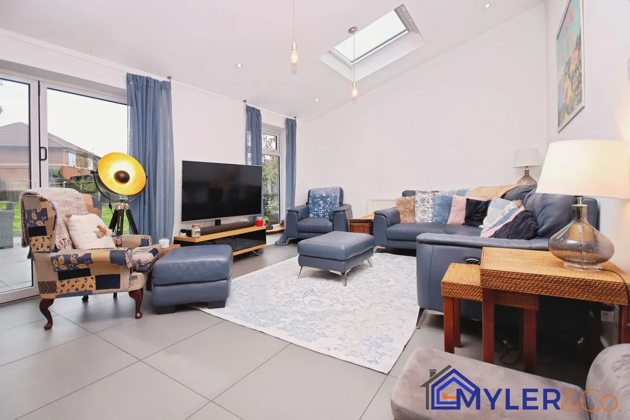 Lunts Heath Road, Widnes, photo 9