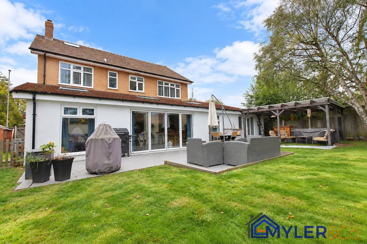 Lunts Heath Road, Widnes, photo 25