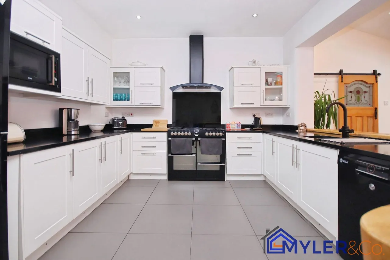 Lunts Heath Road, Widnes, photo 12