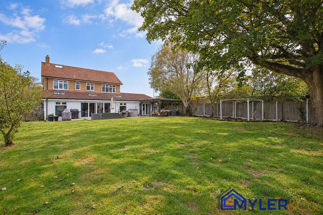 Lunts Heath Road, Widnes, photo 24