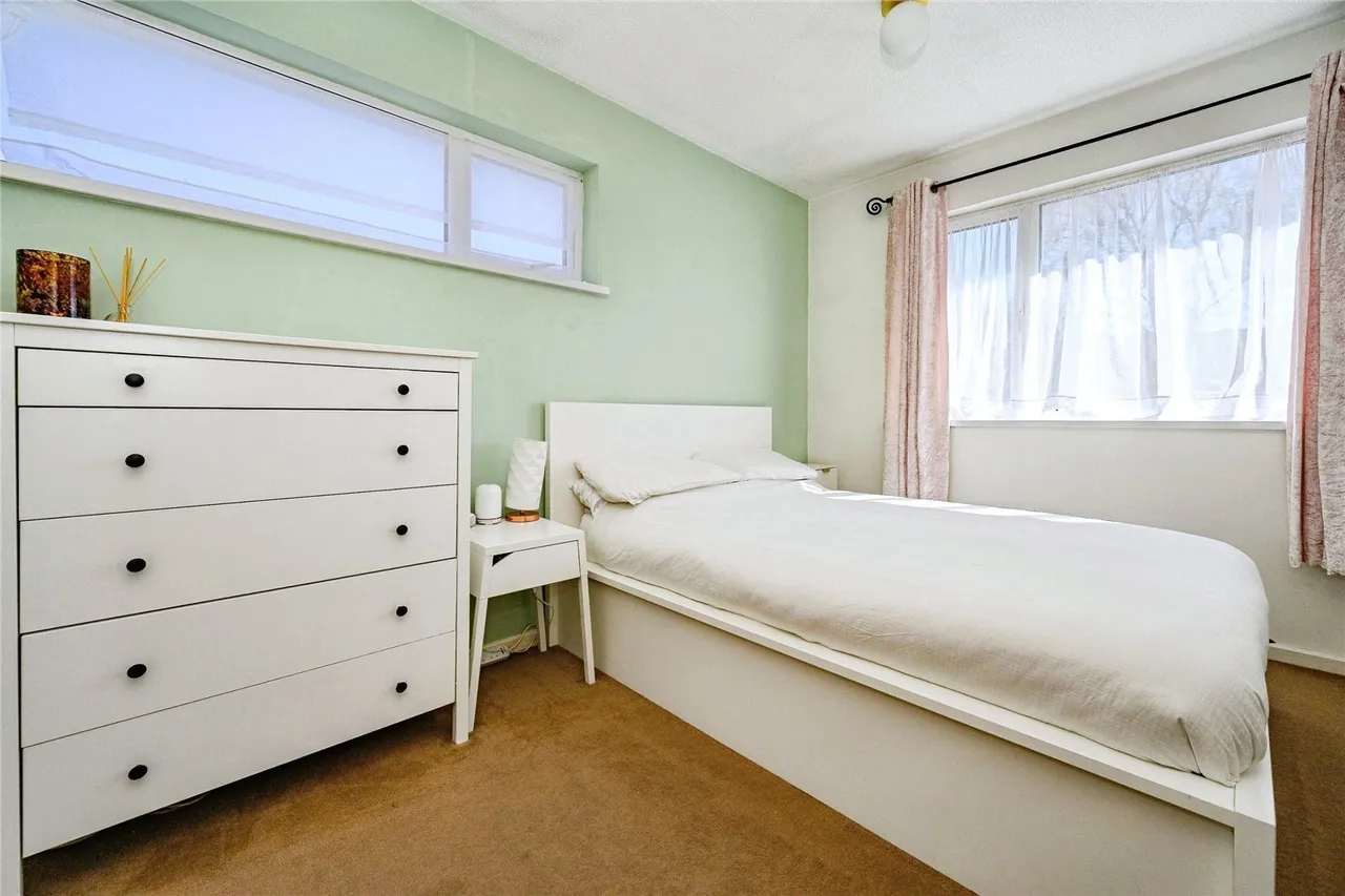 Conway Close, Houghton Regis, Dunstable, Bedfordshire, LU5, photo 6