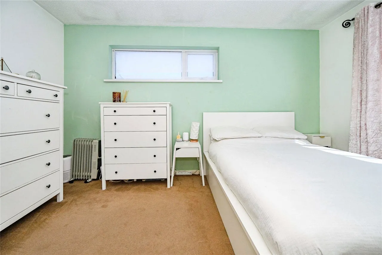 Conway Close, Houghton Regis, Dunstable, Bedfordshire, LU5, photo 7