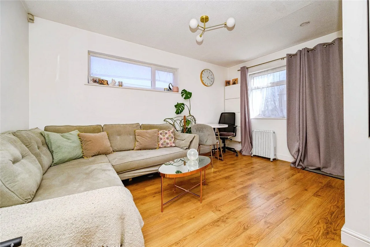 Conway Close, Houghton Regis, Dunstable, Bedfordshire, LU5, photo 3