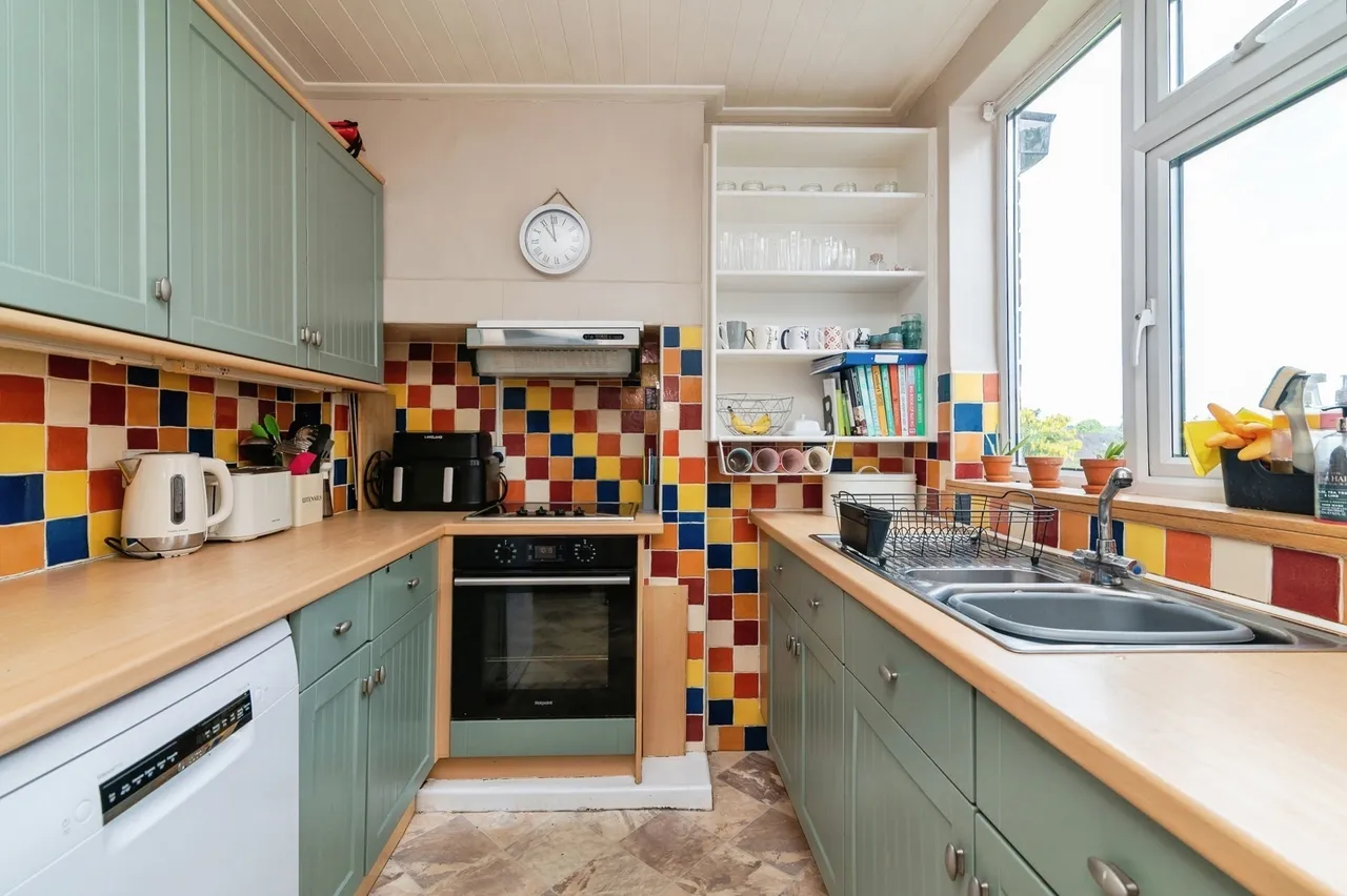 The Crescent, Woodthorpe, NG5, photo 9
