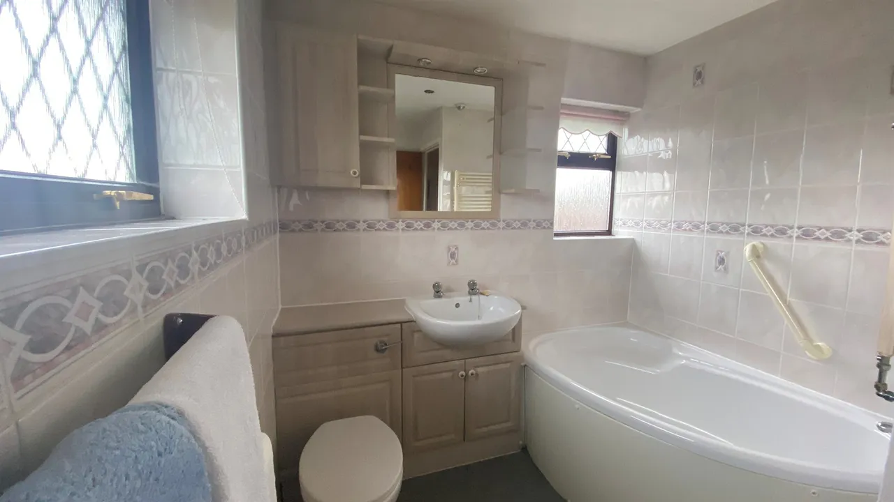 Hastings Place, Penarth, CF64, photo 7