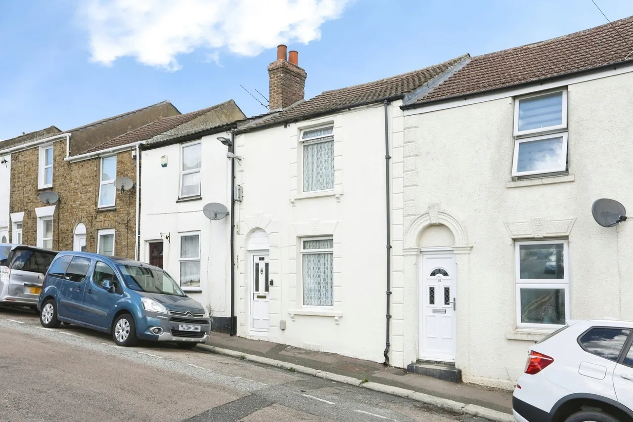 3 bed house for sale, New Street, Chatham, ME4