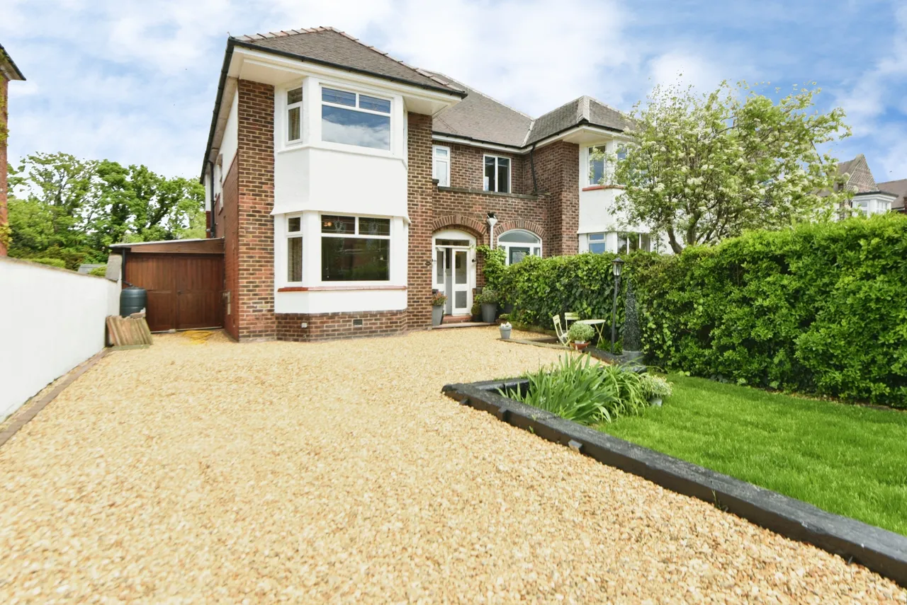 4 bed house for sale — Leyland Road, Southport