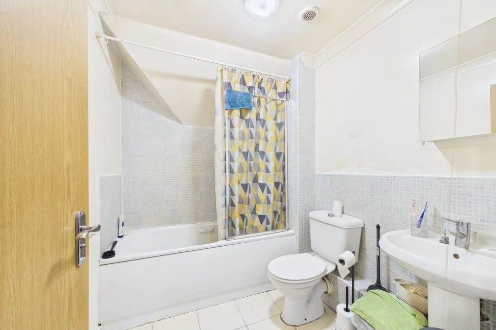 Flat 9 Valley Heights Joyce Green, Dartford, DA1, photo 6