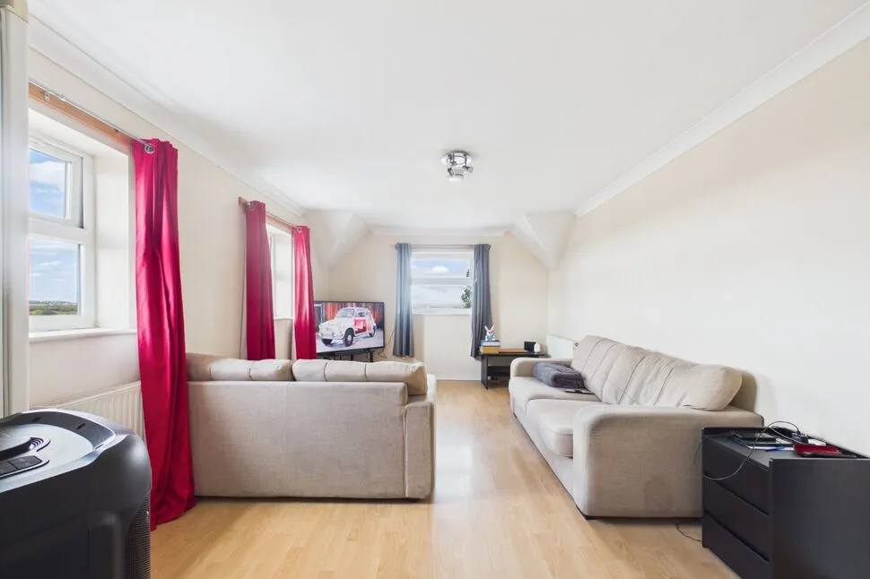 Flat 9 Valley Heights Joyce Green, Dartford, DA1, photo 3