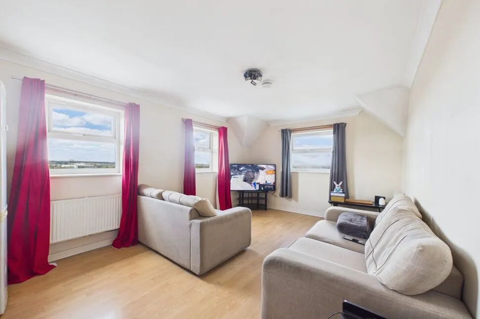 Flat 9 Valley Heights Joyce Green, Dartford, DA1, photo 7