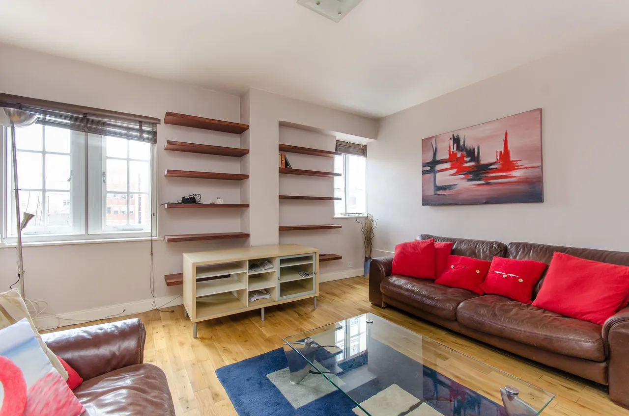 2 bed flat to rent, London, EC1N