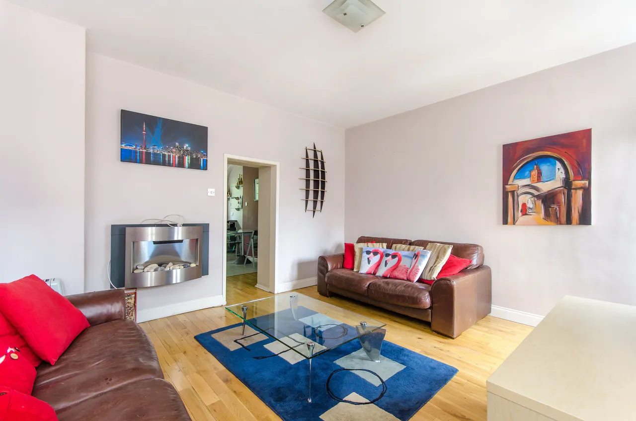 London, EC1N, photo 6