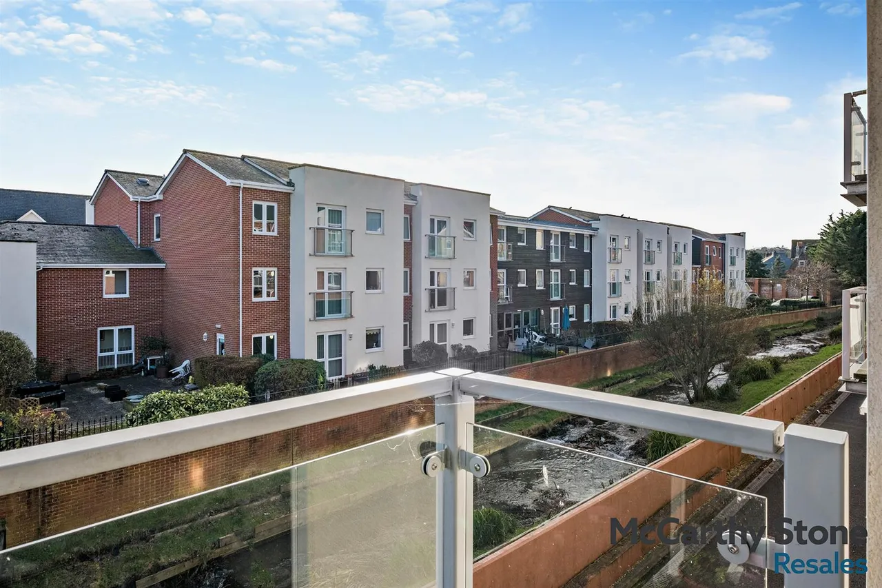 Foxes Road, Newport, PO30, photo 30